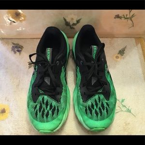 Men’s  Athletic Shoes in Size 6